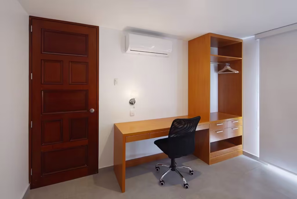 202b desk closet
