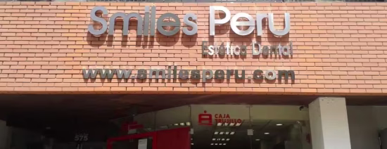 Smiles-Peru-Lima-Dentist-Sign