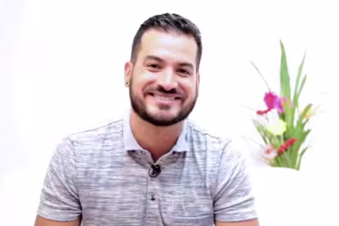 Video Testimonial for Smiles Peru CAD-CAM Crowns and Veneers